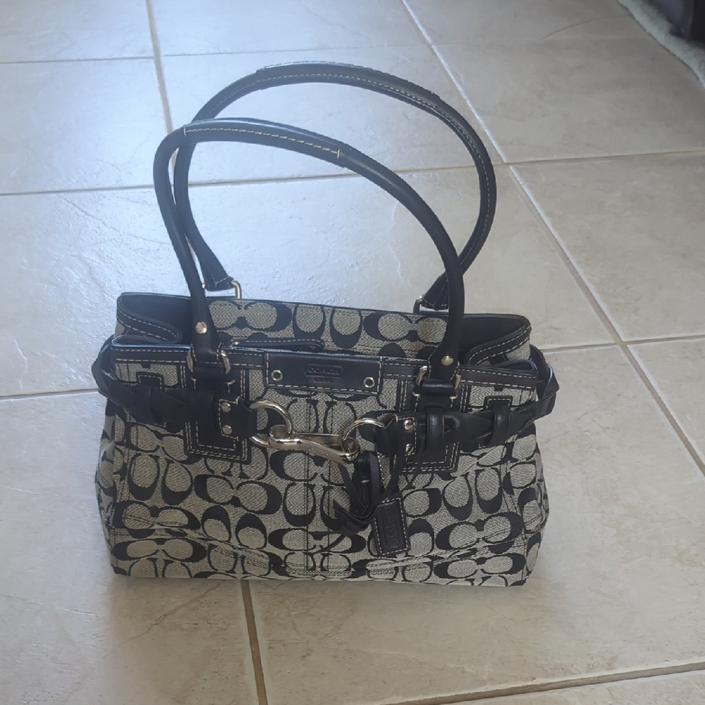Coach Black and Gray Signature Hamptons Tote Signature C Bag